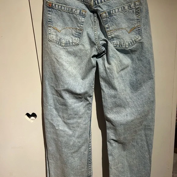 BDG Kayla Low-Rise Straight Leg Jean - Picture 3 of 5